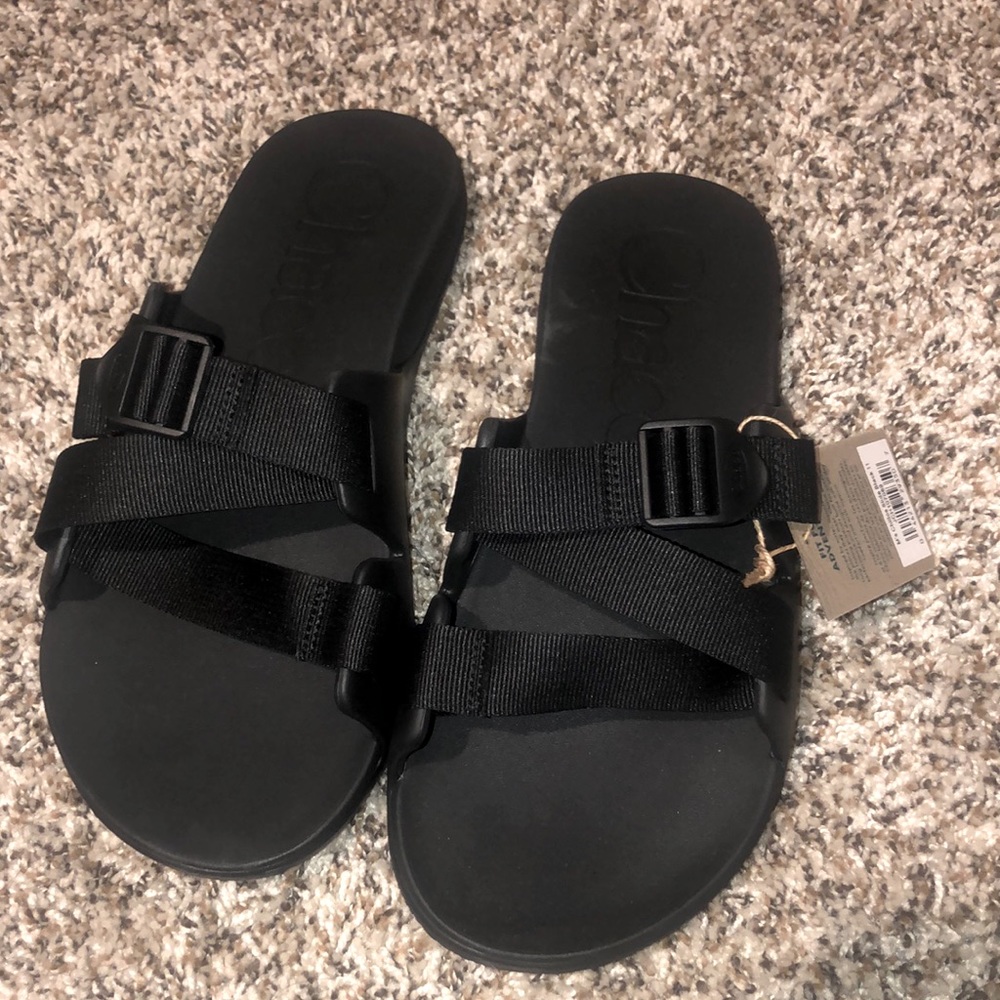 BRAND NEW NEVER WORN- Chaco Black Chillos Slide